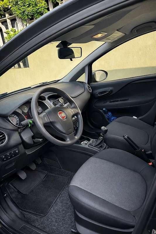 Usata Fiat Punto Street 69 CV (50 kW) 2016 Nero Utilitaria