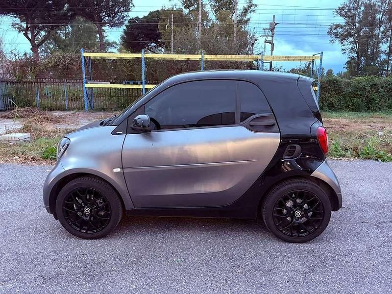 Usata Smart ForTwo Coupé Superpassion 71 CV (52 kW) 2020 Grigio Utilitaria