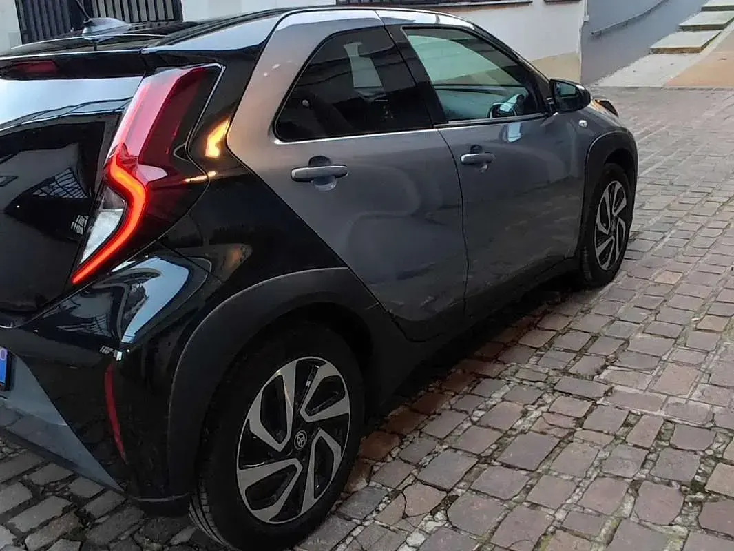 Usata Toyota Aygo X Trend 72 CV (52 kW) 2025 Blu/azzurro SUV