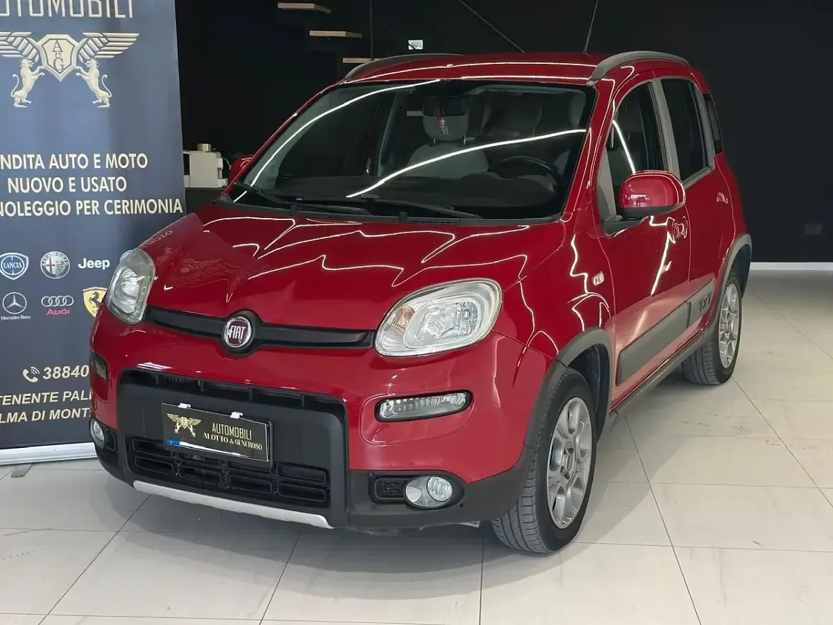 Usata Fiat Panda 4x4 S 75 CV (55 kW) 2013 Rosso Utilitaria