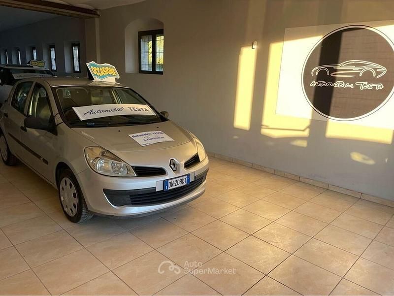 Usata Renault Clio II 75 CV (55 kW) 2008 Argento Berlina