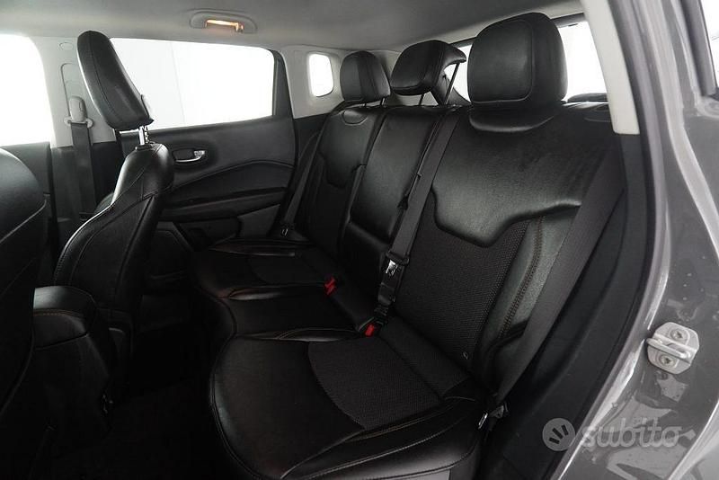 Usata Jeep Compass Limited 140 CV (102 kW) 2019 Sting gray con tetto gloss black SUV