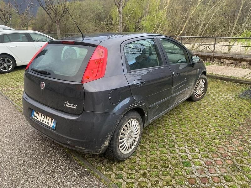 Nero Usata 2008 Fiat Grande Punto Due volumi | 2000 € (Super prezzo) - Immagine 1/4