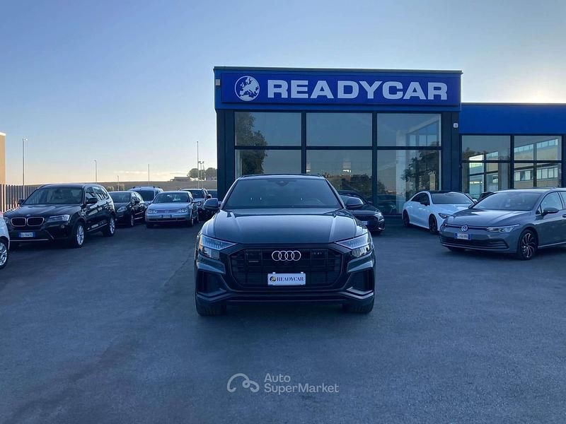 Usata Audi Q8 Sport 286 CV (210 kW) 2022 Grigio daytona SUV