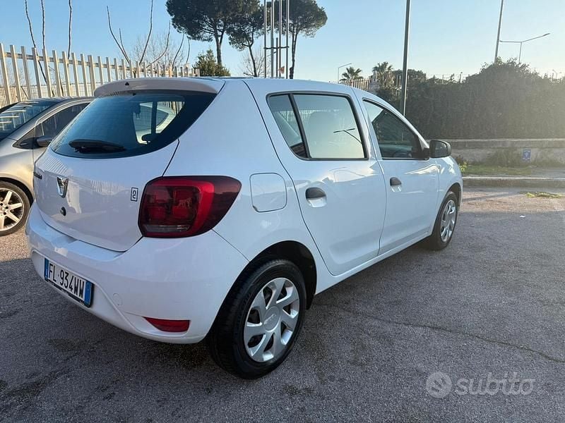 Usata Dacia Sandero 90 CV (66 kW) 2017 Bianco Berlina