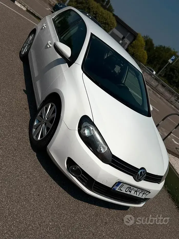 Usata VW Golf VII 102 CV (75 kW) 2012 Bianco Berlina