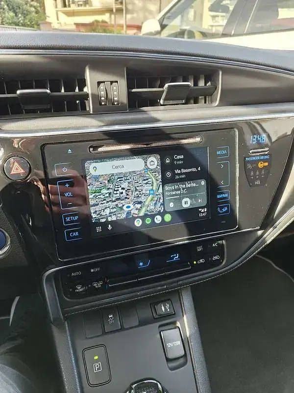 Usata Toyota Auris Hybrid Cool 99 CV (72 kW) 2018 Berlina