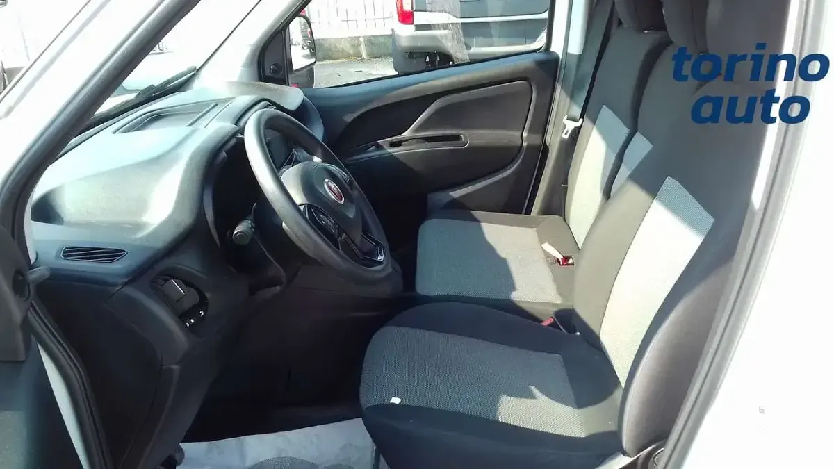 Usata Fiat Doblò 105 CV (77 kW) 2023 Bianco Monovolume
