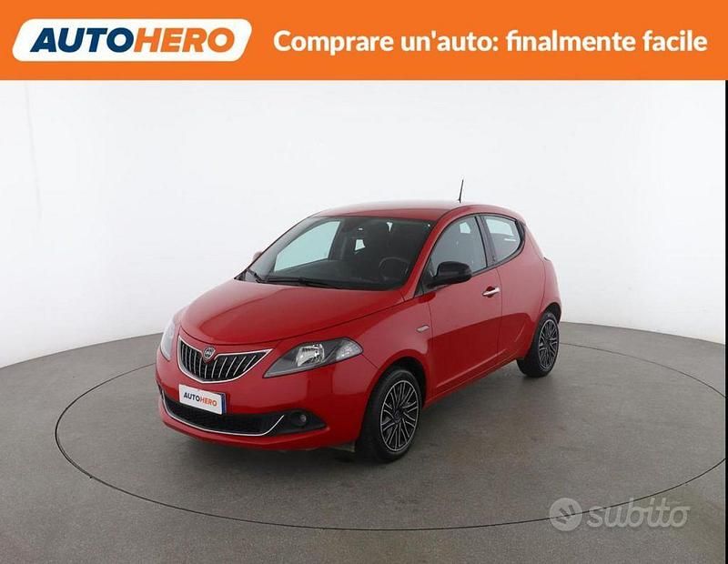 Usata Lancia Ypsilon Gold 69 CV (50 kW) 2021 Rosso Utilitaria