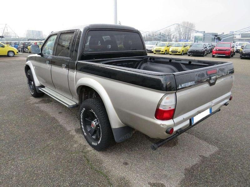 Usata Mitsubishi L200 Intense 136 CV (100 kW) 2007 Blu Pick-up