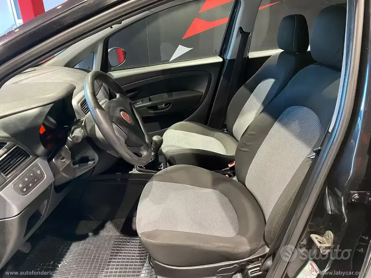 Usata Fiat Grande Punto 75 CV (55 kW) 2010 Nero Utilitaria