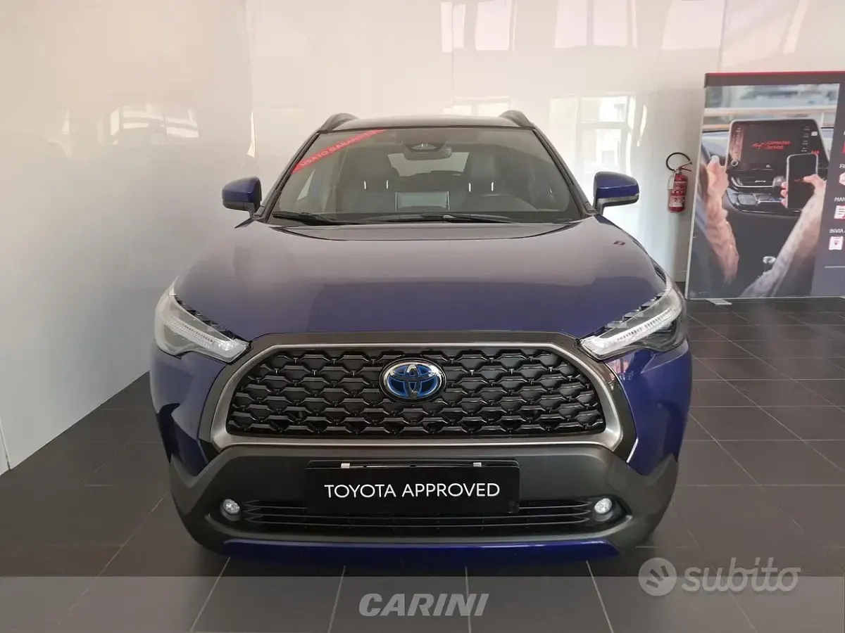 Usata Toyota Corolla Lounge 152 CV (111 kW) 2023 Bluazzurro SUV