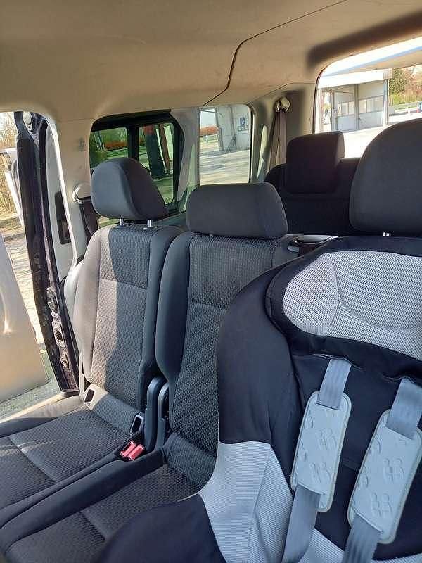 Usata VW Caddy Maxi 67 CV (49 kW) 2017 Blu/azzurro Monovolume