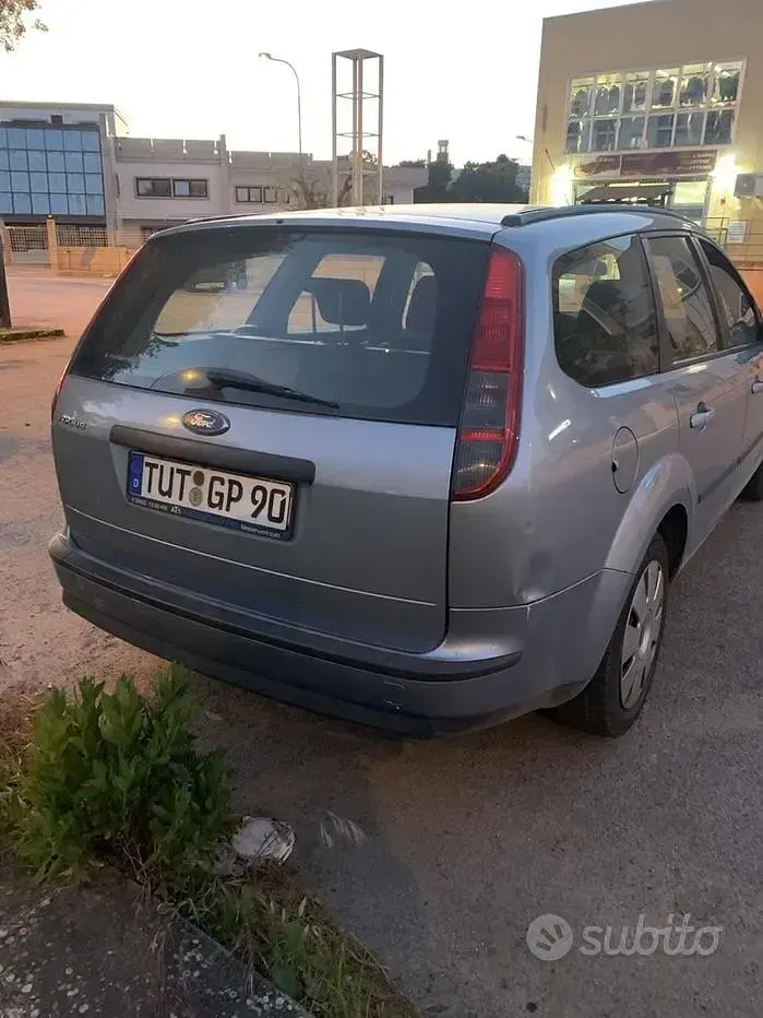Usata Ford Focus 145 CV (106 kW) 2005 Blu Station wagon
