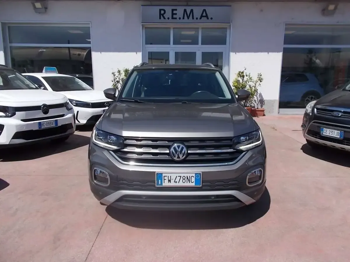 Usata VW T-Cross Advance 116 CV (85 kW) 2019 Limestone grey SUV