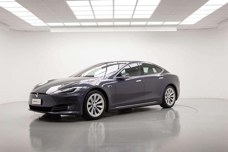 Usata Tesla Model S 503 kW (685 CV) 2018 Argento Utilitaria