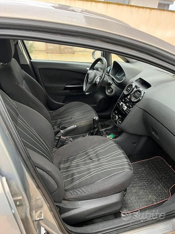 Usata Opel Corsa 75 CV (55 kW) 2010 Utilitaria