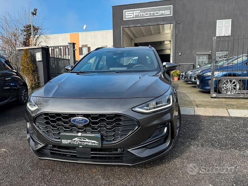 Usata Ford Focus ST 120 CV (88 kW) 2022 Grigio Station wagon