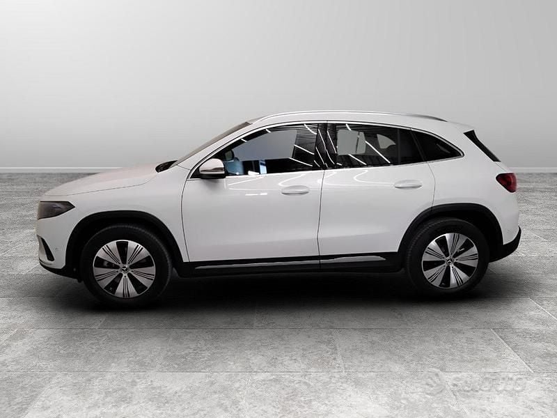 Usata Mercedes EQA300 AMG line 167 kW (228 CV) 2024 Bianco SUV
