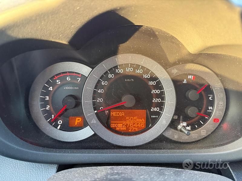 Usata Toyota RAV4 Luxury 150 CV (110 kW) 2011 Bianco SUV