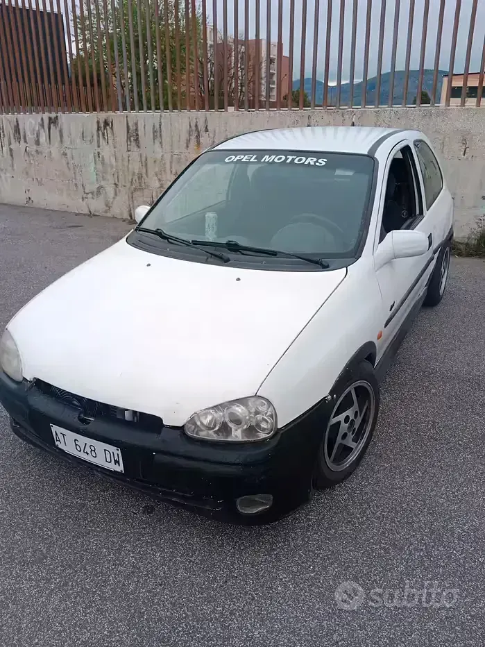 Używany Opel Corsa Sport 90 KM (66 kW) 1998 Hatchback