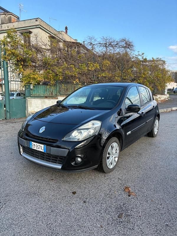 Usata Renault Clio IV Dynamique 74 CV (54 kW) 2012 Nero Berlina