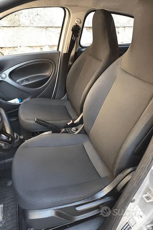 Usata Smart ForFour 71 CV (52 kW) 2015 Bianco Utilitaria