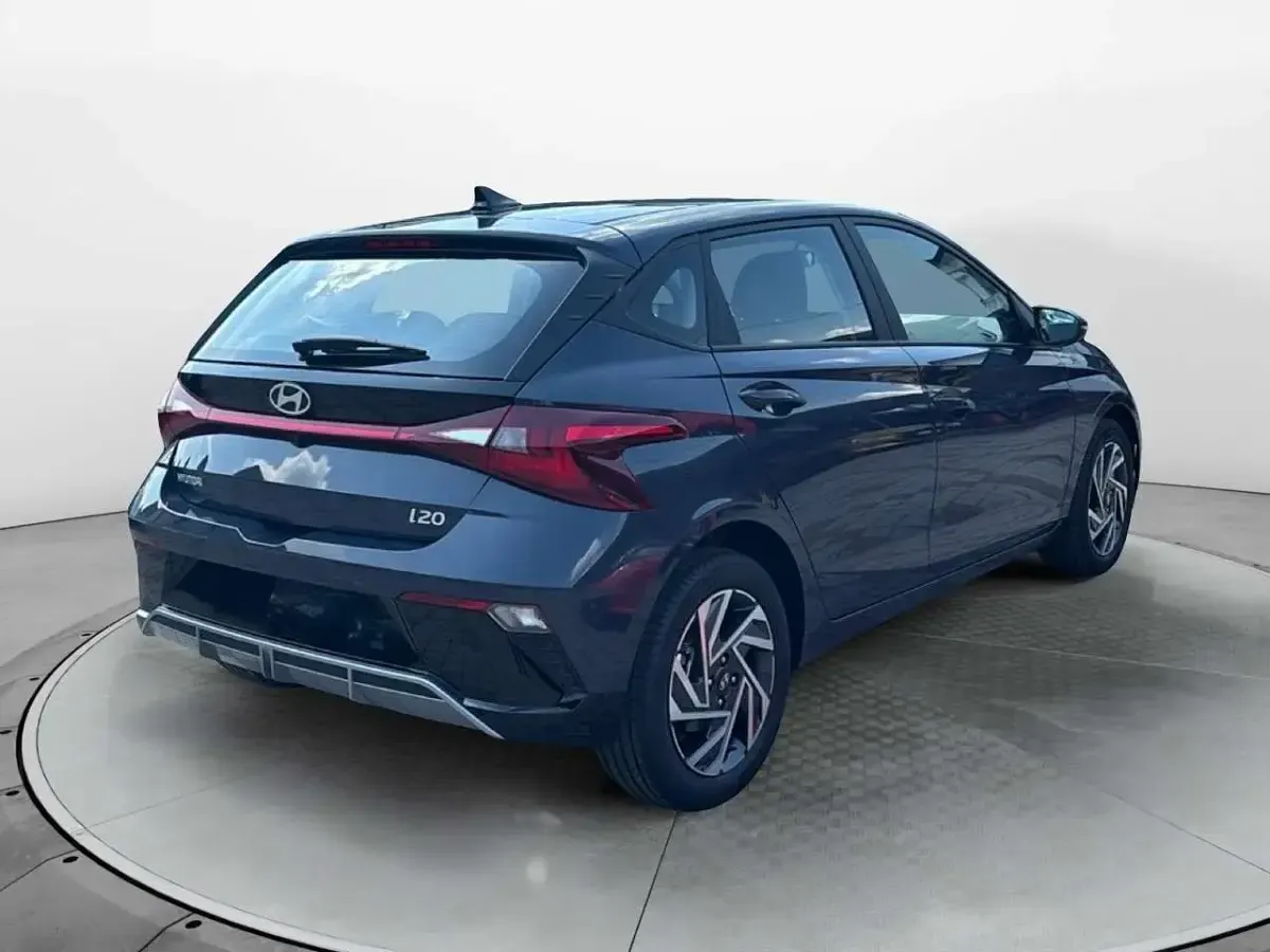 Nuova Hyundai i20 101 CV (74 kW) 2026 Grigio Utilitaria