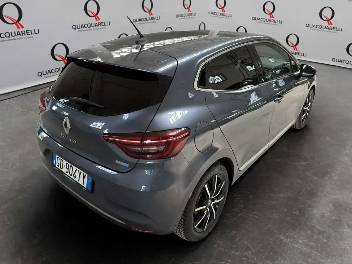 Usata Renault Clio V Intens 140 CV (102 kW) 2021 Grigio Berlina