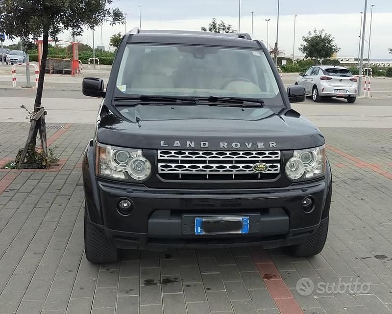 Nero Usata 2010 Land Rover Discovery 4 SE SUV | 11.900 € (Buon prezzo) - Immagine 1/4