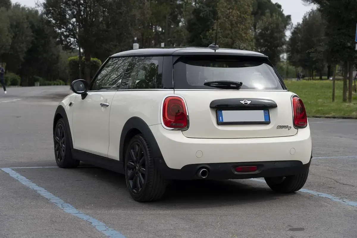 Usata Mini Cooper D Hype 116 CV (85 kW) 2017 Bianco Utilitaria