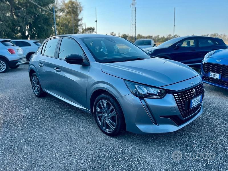 Usata Peugeot 208 102 CV (75 kW) 2022 Grigio Utilitaria