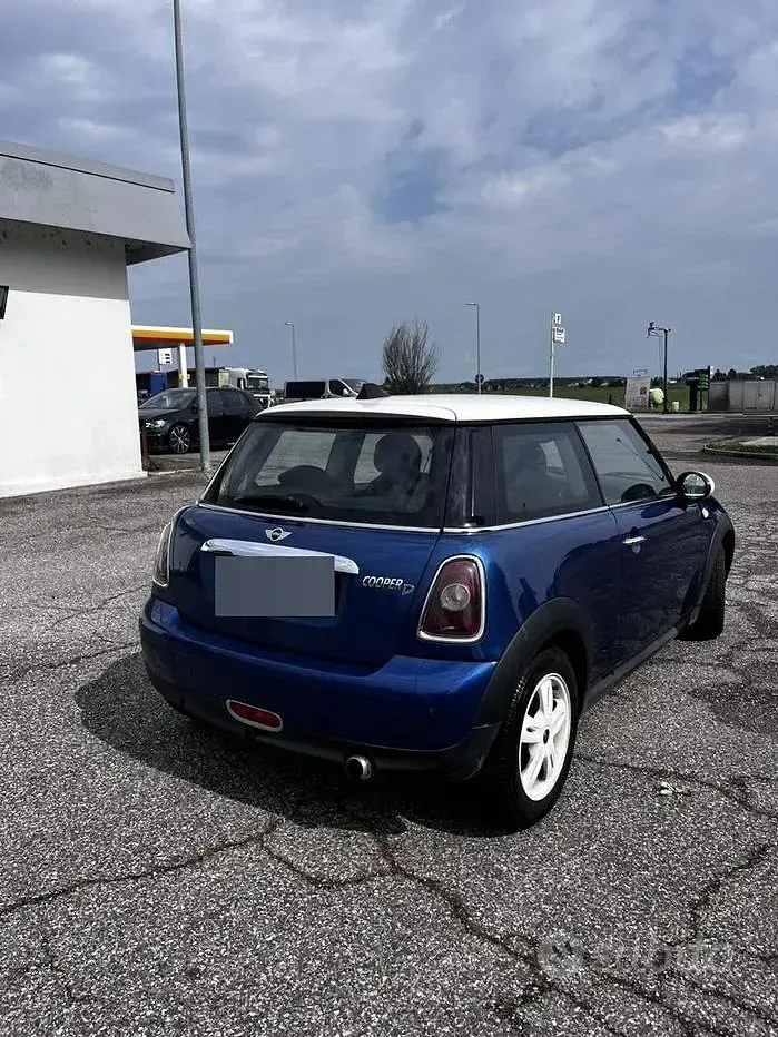 Usata Mini Cooper D 109 CV (80 kW) 2007 Blu Utilitaria