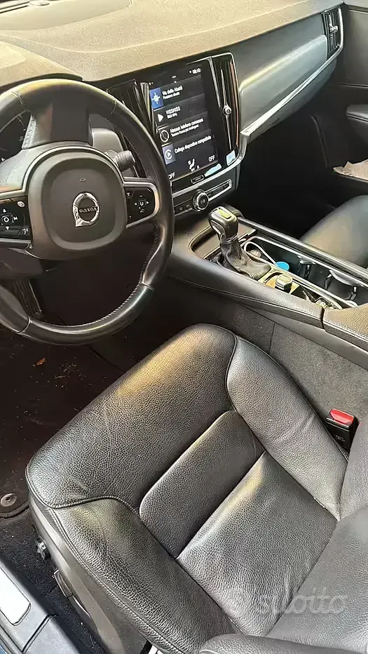 Usata Volvo V90 Momentum 190 CV (139 kW) 2018 Station wagon