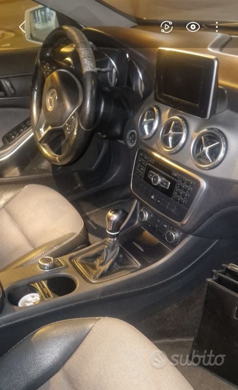 Bianco Usata 2014 Mercedes GLA200 SUV | 11.000 € (Buon prezzo) - Immagine 1/4