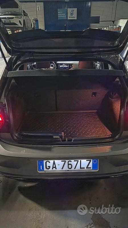 Usata VW Polo 80 CV (58 kW) 2019 Grigio Utilitaria