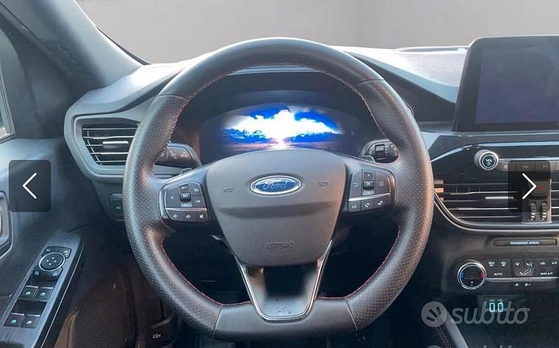 Usata Ford Kuga 120 CV (88 kW) 2021 Grigio SUV