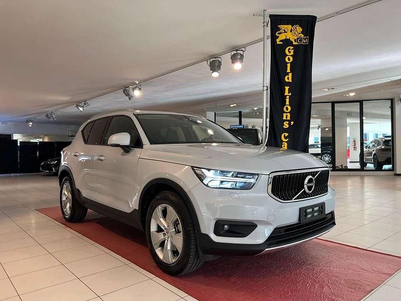 Grigio Usata 2022 Volvo XC40 SUV | 27.850 € (Cara) - Immagine 1/4