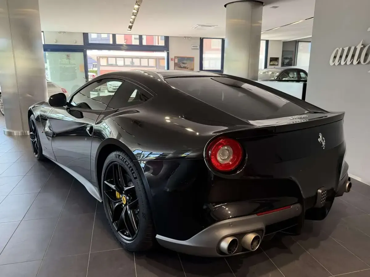 Usata Ferrari F12 741 CV (545 kW) 2015 Nero daytona wb 508 Coupé