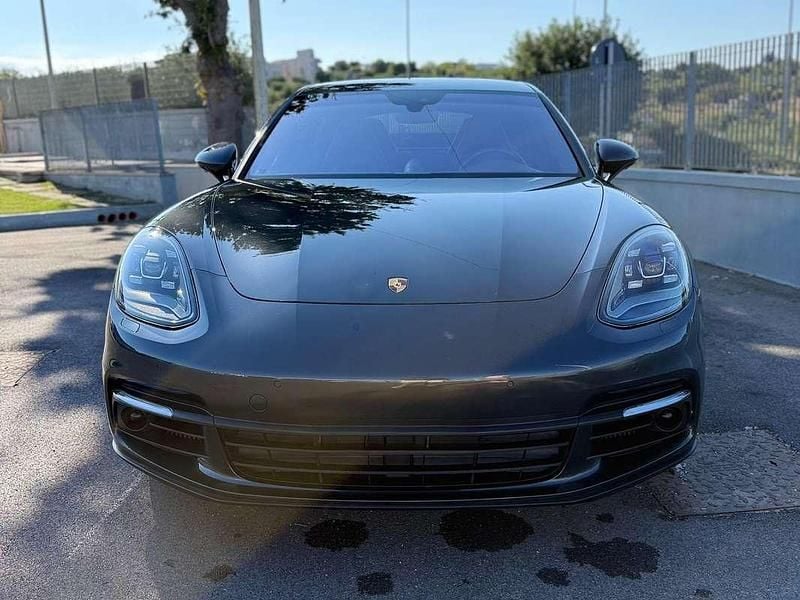Grigio Usata 2018 Porsche Panamera Tre volumi | 59.900 € (Buon prezzo) - Immagine 1/4