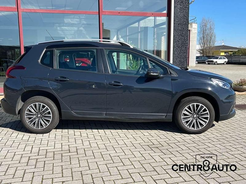 Usata Peugeot 2008 Active 110 CV (80 kW) 2019 Grigio hurricane SUV