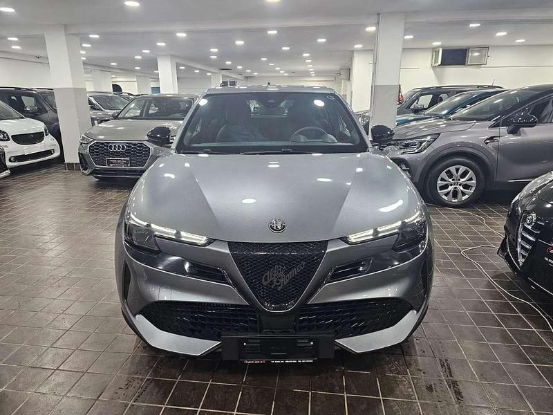 Usata Alfa Romeo Junior 145 CV (106 kW) 2025 Grigio arese metallizzato SUV