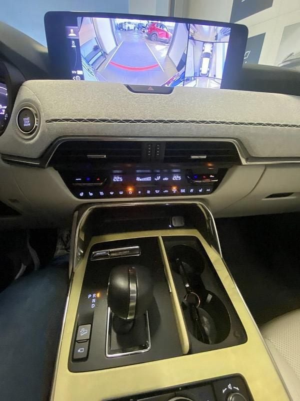 Usata Mazda CX-80 249 CV (183 kW) 2024 Artisan red SUV