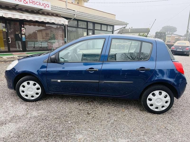 Usata Renault Clio III 75 CV (55 kW) 2006 Blu/azzurro Berlina