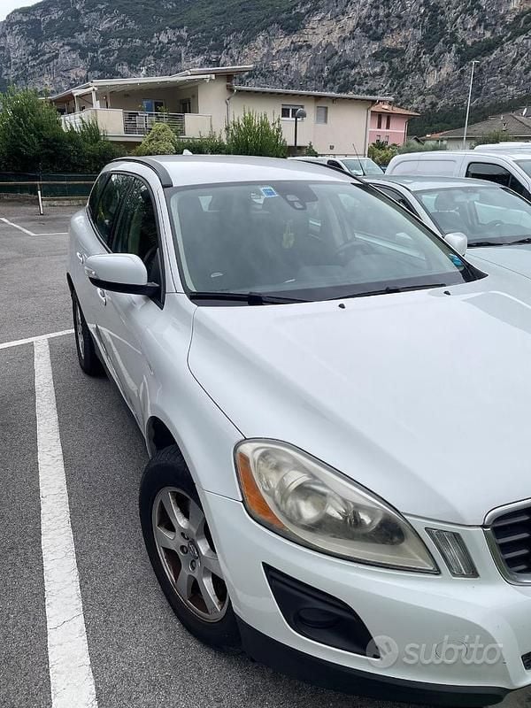 Usata Volvo XC60 163 CV (119 kW) 2009 Bianco SUV