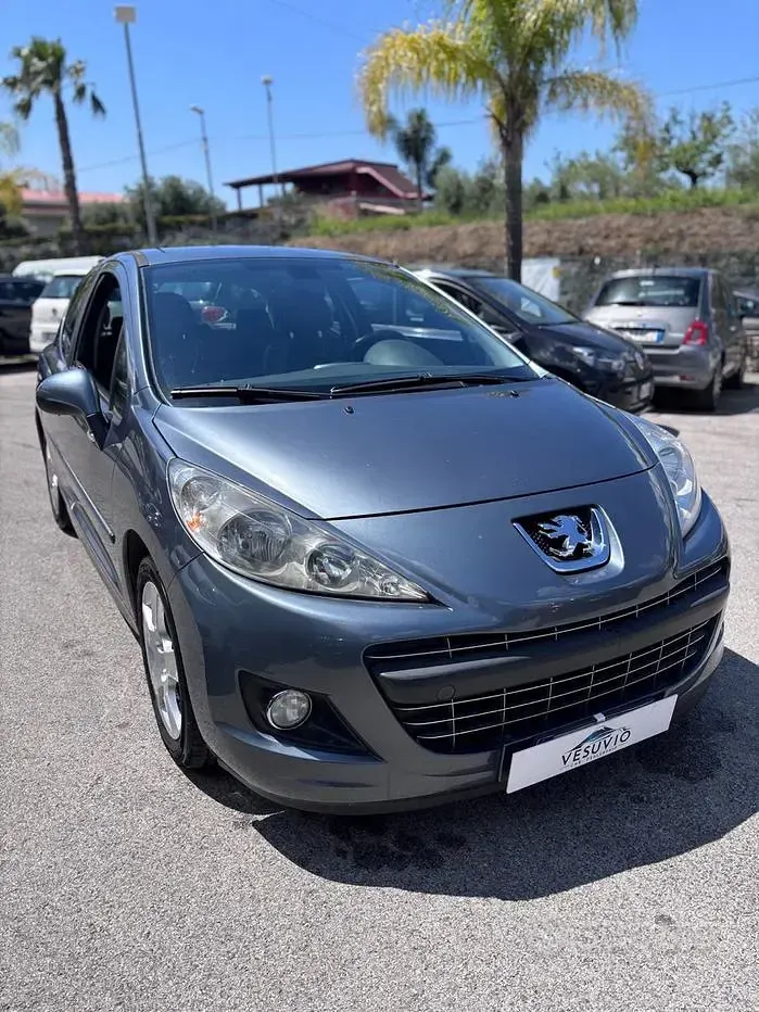 Usata Peugeot 207 Active 92 CV (67 kW) 2011 Grigio Berlina