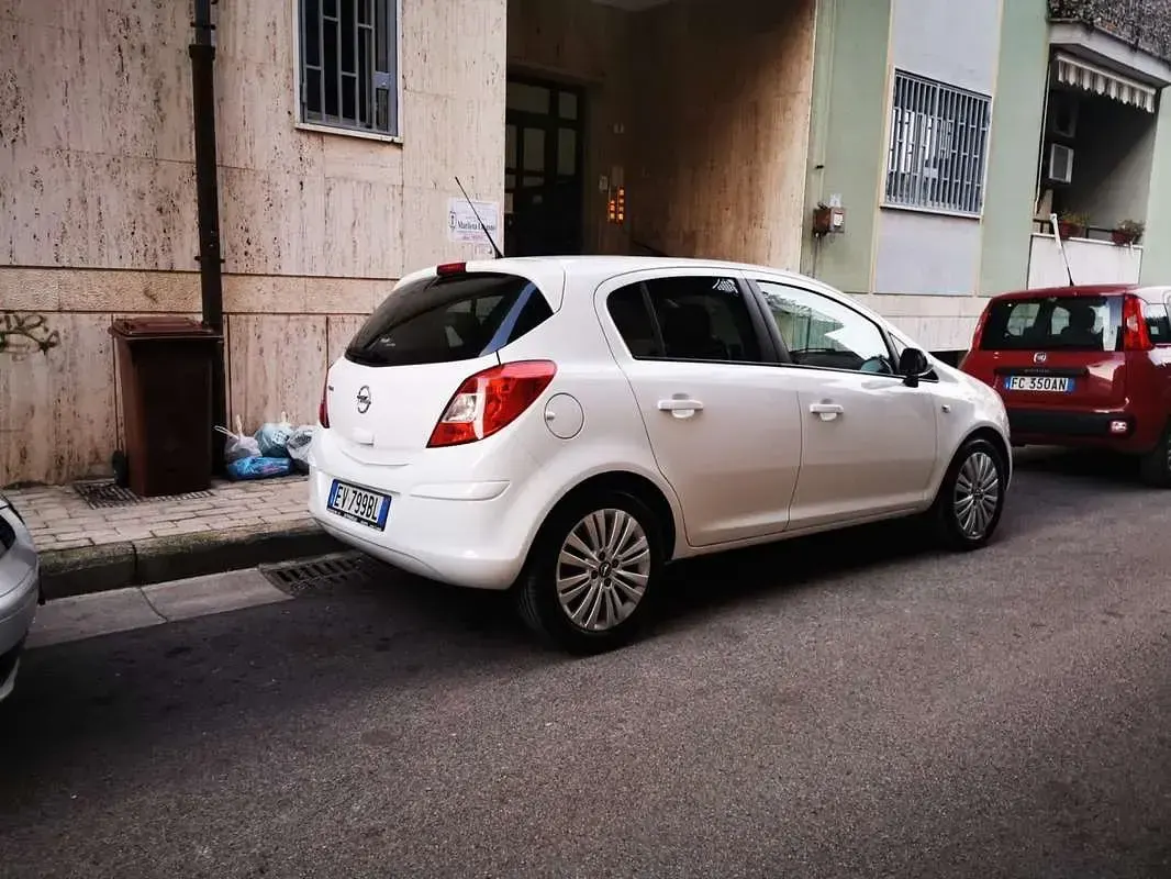 Usata Opel Corsa Energy 86 CV (63 kW) 2014 Utilitaria