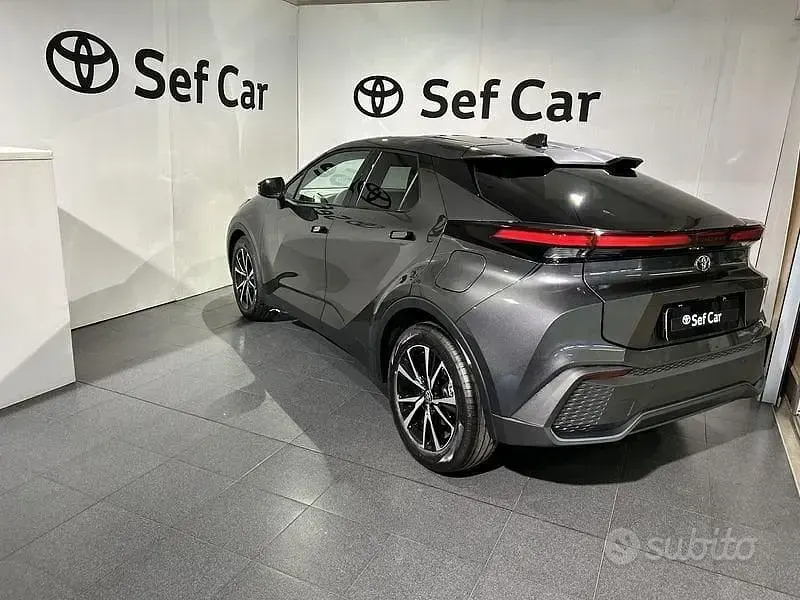 Usata Toyota C-HR Trend 223 CV (164 kW) 2025 Grigio SUV