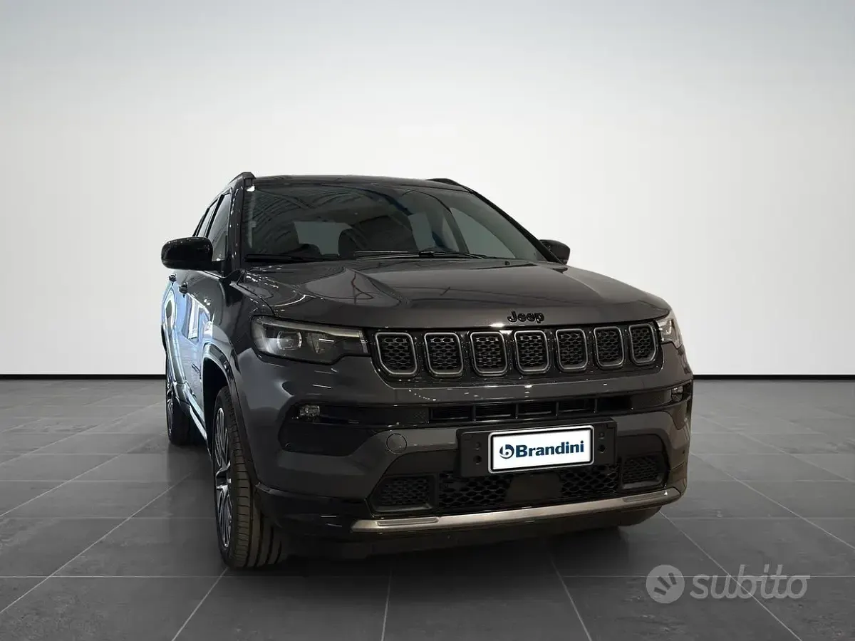 Usata Jeep Compass Summit 131 CV (96 kW) 2025 Graphite grey SUV
