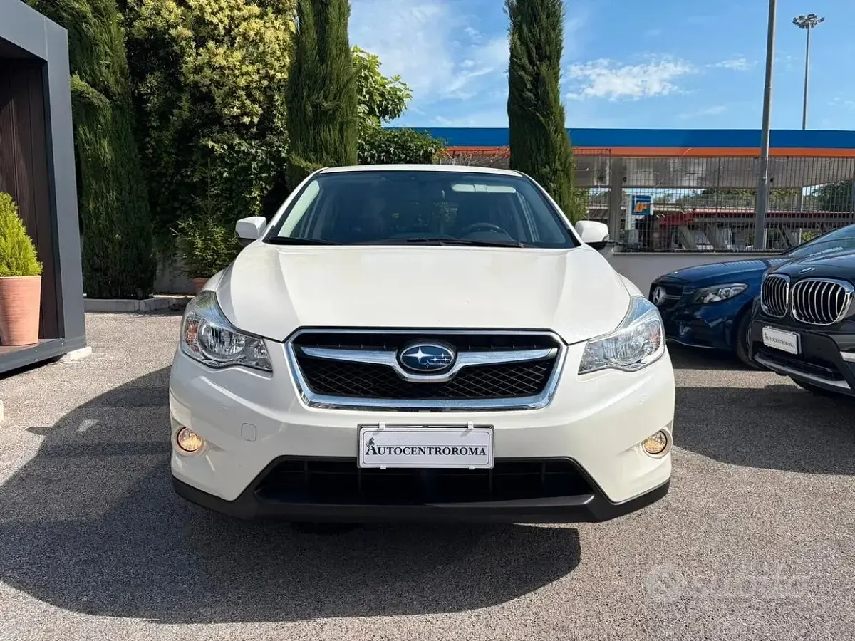 Usata Subaru XV Style 114 CV (83 kW) 2015 Bianco SUV
